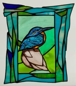 Création de vitraux,  sculptures, objets déco et bijoux. Initiation au Vitrail.